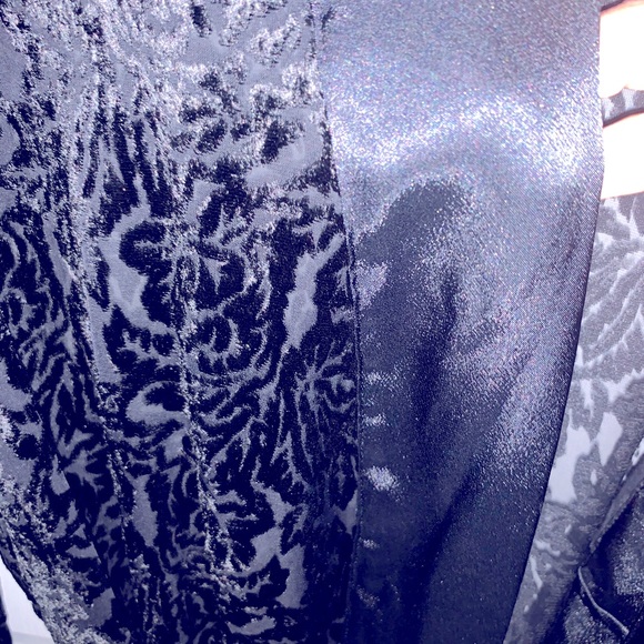 Satin and textured velvet robe - Picture 7 of 7